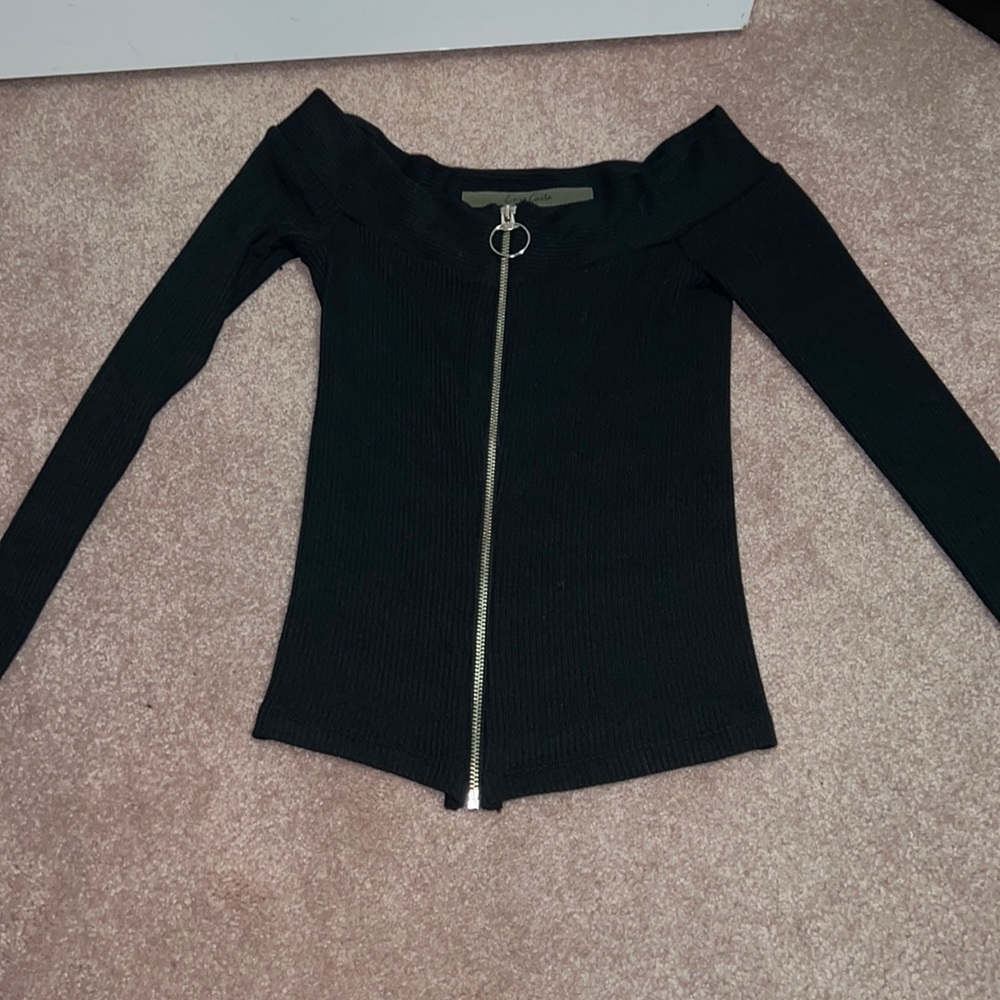 Enza costa brand size extra small never worn zip up off the shoulder shirt